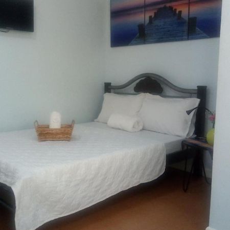 The Terrace Room Paranaque City Esterno foto